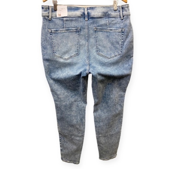 LANE BRYANT 18 NWT High-Rise 3-Button Jegging Light Wash Womens Skinny Jeans - Picture 4 of 15